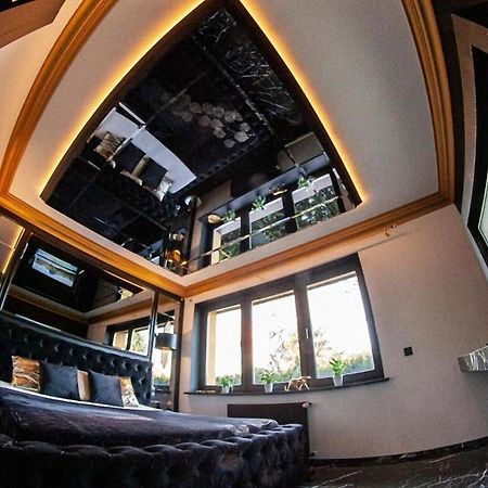 Apartmán Black Night Willa Pulkowa Varšava Exteriér fotografie