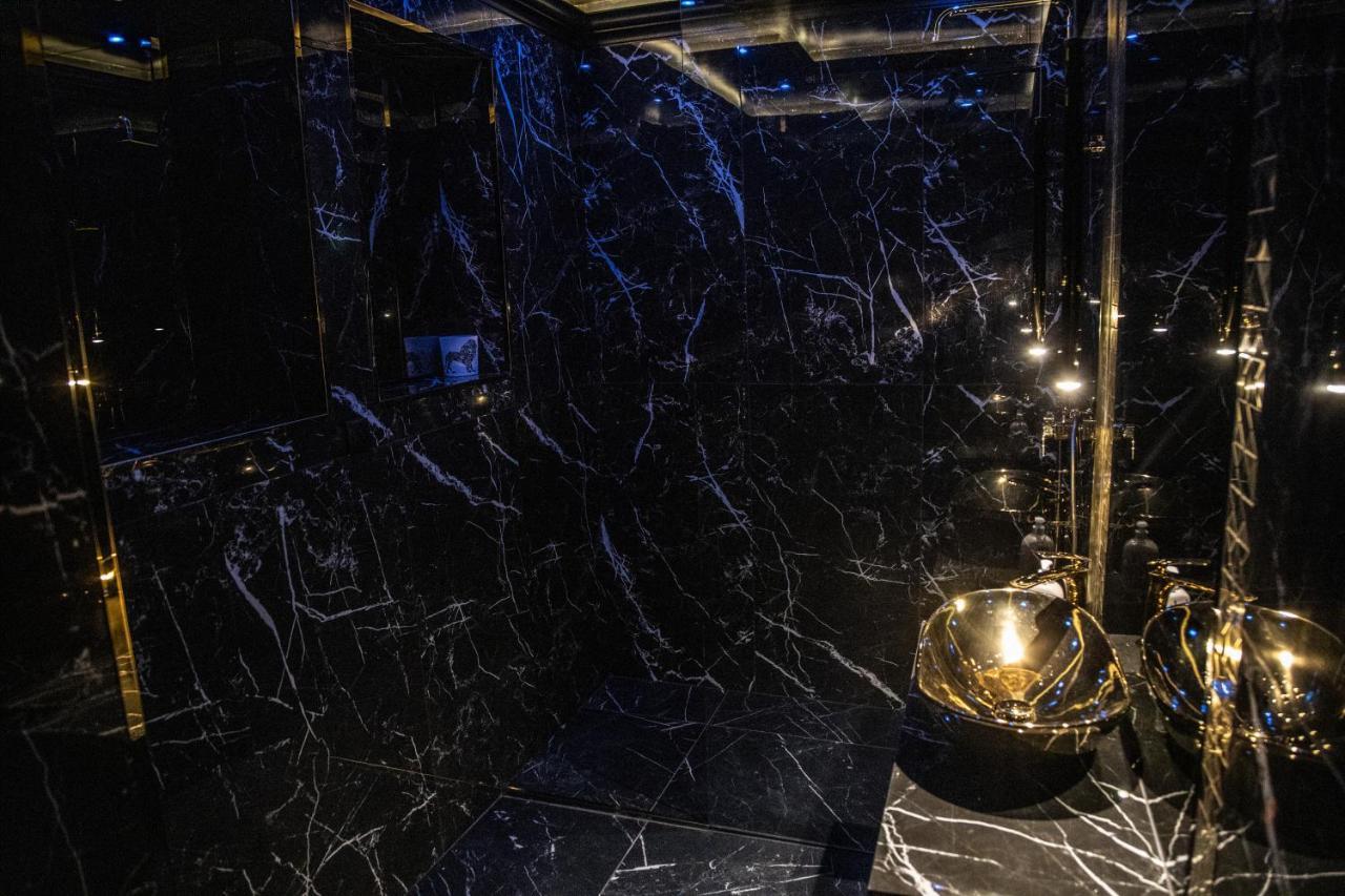 Apartmán Black Night Willa Pulkowa Varšava Exteriér fotografie