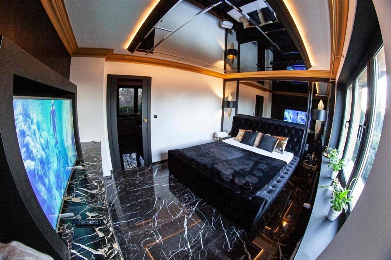 Apartmán Black Night Willa Pulkowa Varšava Exteriér fotografie